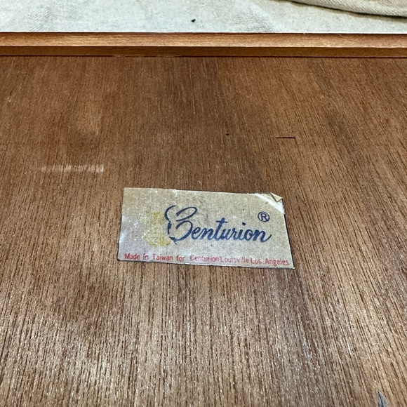 Vintage Centurion jewelry box - Picture 9 of 9